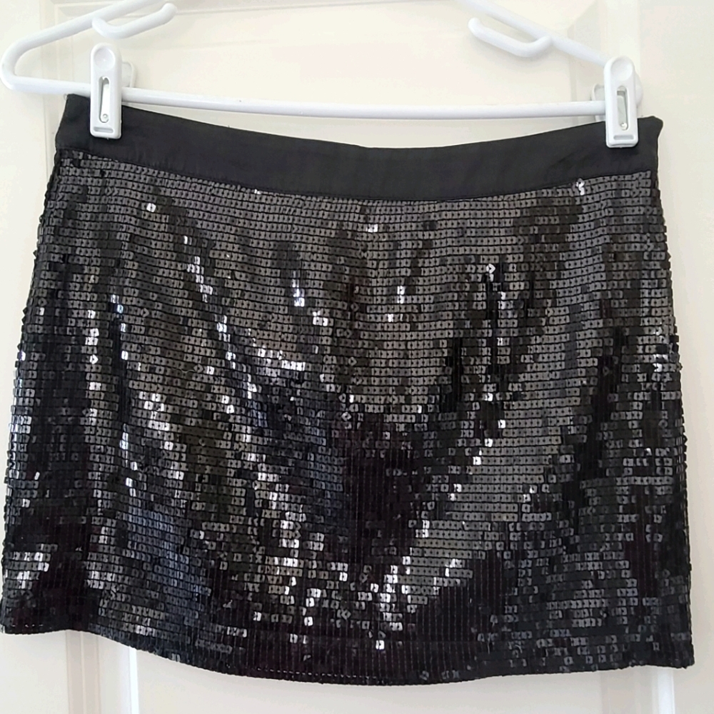Black sequin skirt M Forever 21